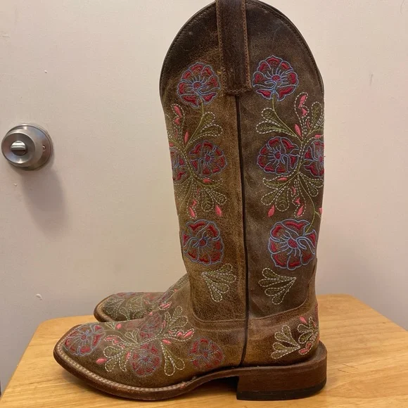 Macie Bean Brown Floral Embroidered Cowboy Boots - Picture 2 of 9
